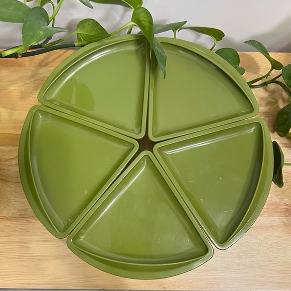 Vintage Rubbermaid Avocado Green Set of 5 Retro Food Storage Containers - Picture 1 of 6